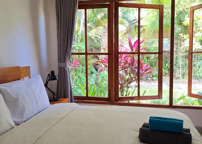 Tropica House 2 Minutes From Center アパート